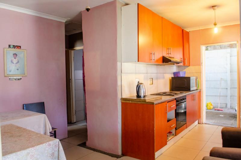 4 Bedroom Property for Sale in Pelikan Park Western Cape